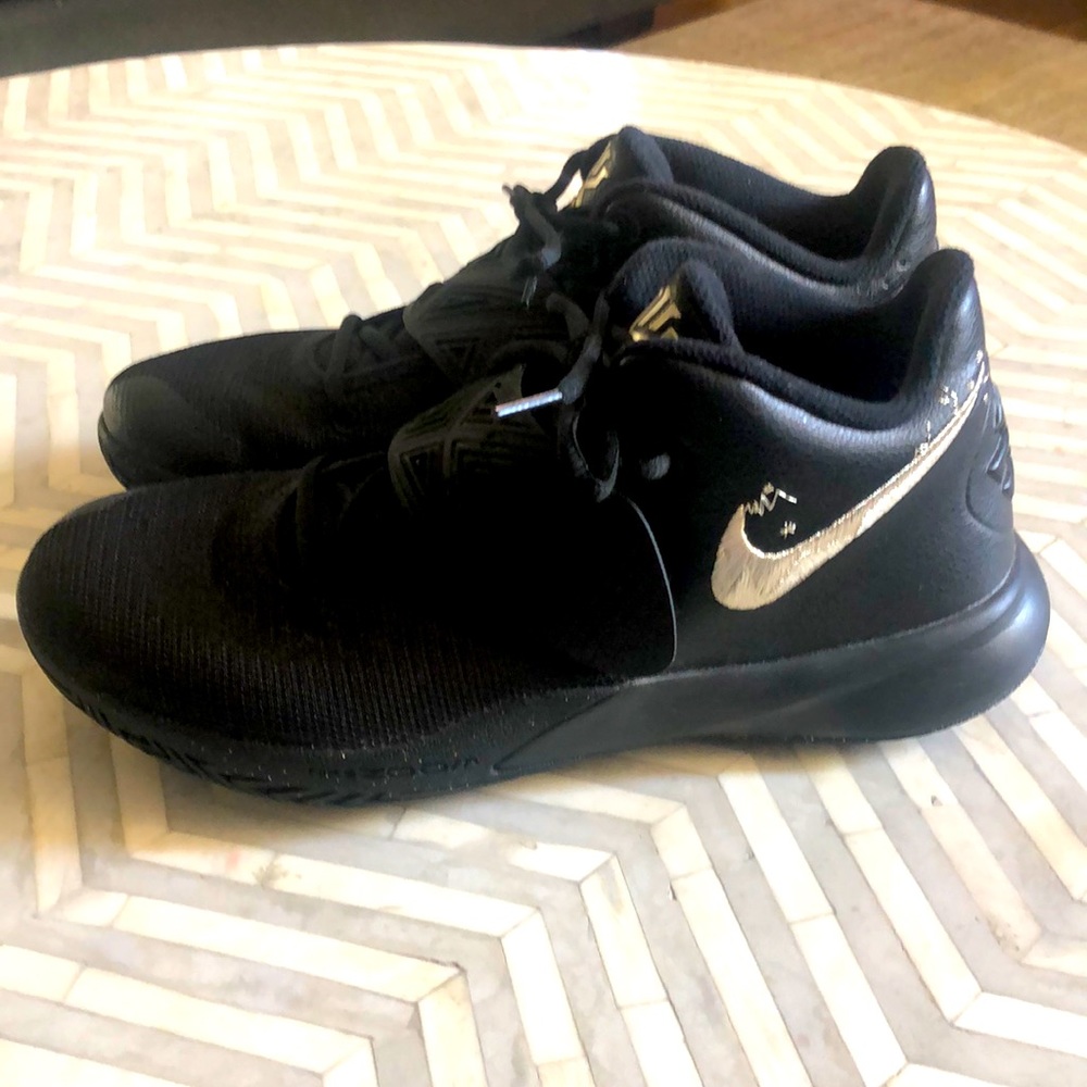 Nike 8.5 2020 Kyrie Flytrap 3 'Black Metallic Gold'